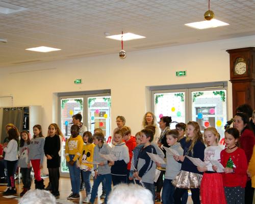1912_Caté chante Noël Résidence MDV 27