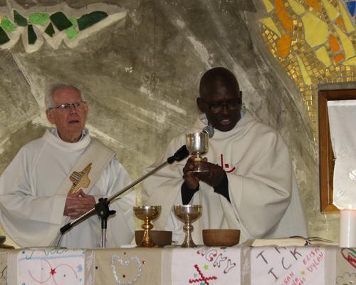 Messe des Nations 76