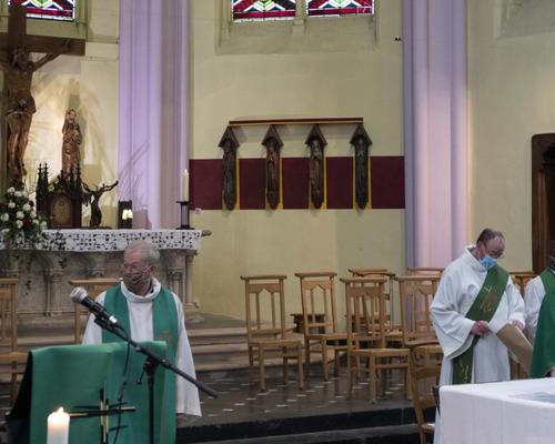 Messe installation Paul Iwanga 27.09 (14)