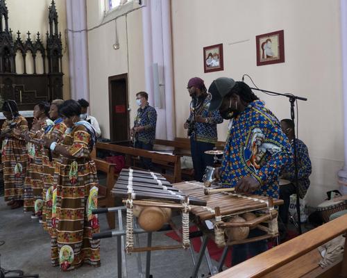 Messe installation Paul Iwanga 27.09 (25)