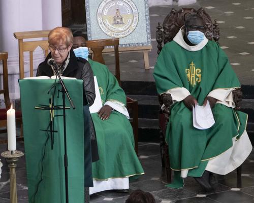Messe installation Paul Iwanga 27.09 (39)