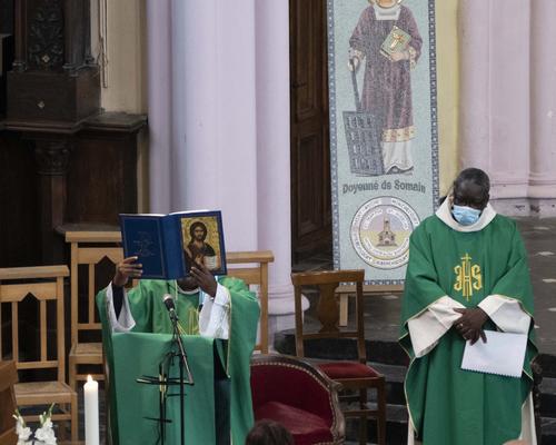 Messe installation Paul Iwanga 27.09 (45)