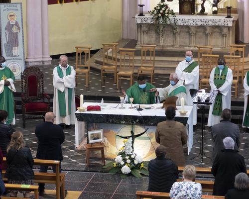 Messe installation Paul Iwanga 27.09 (65)