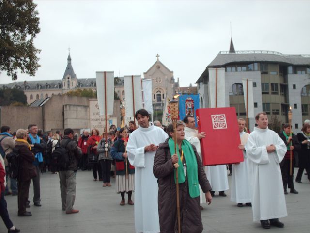 L après-midi : liturgie processionnelle