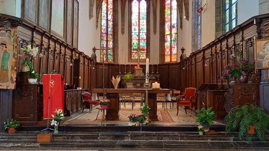 L'autel de l'eglise Saint Pierre