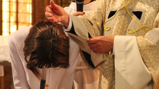 Bapteme-adulte-creditphoto-DioceseDeCambrai