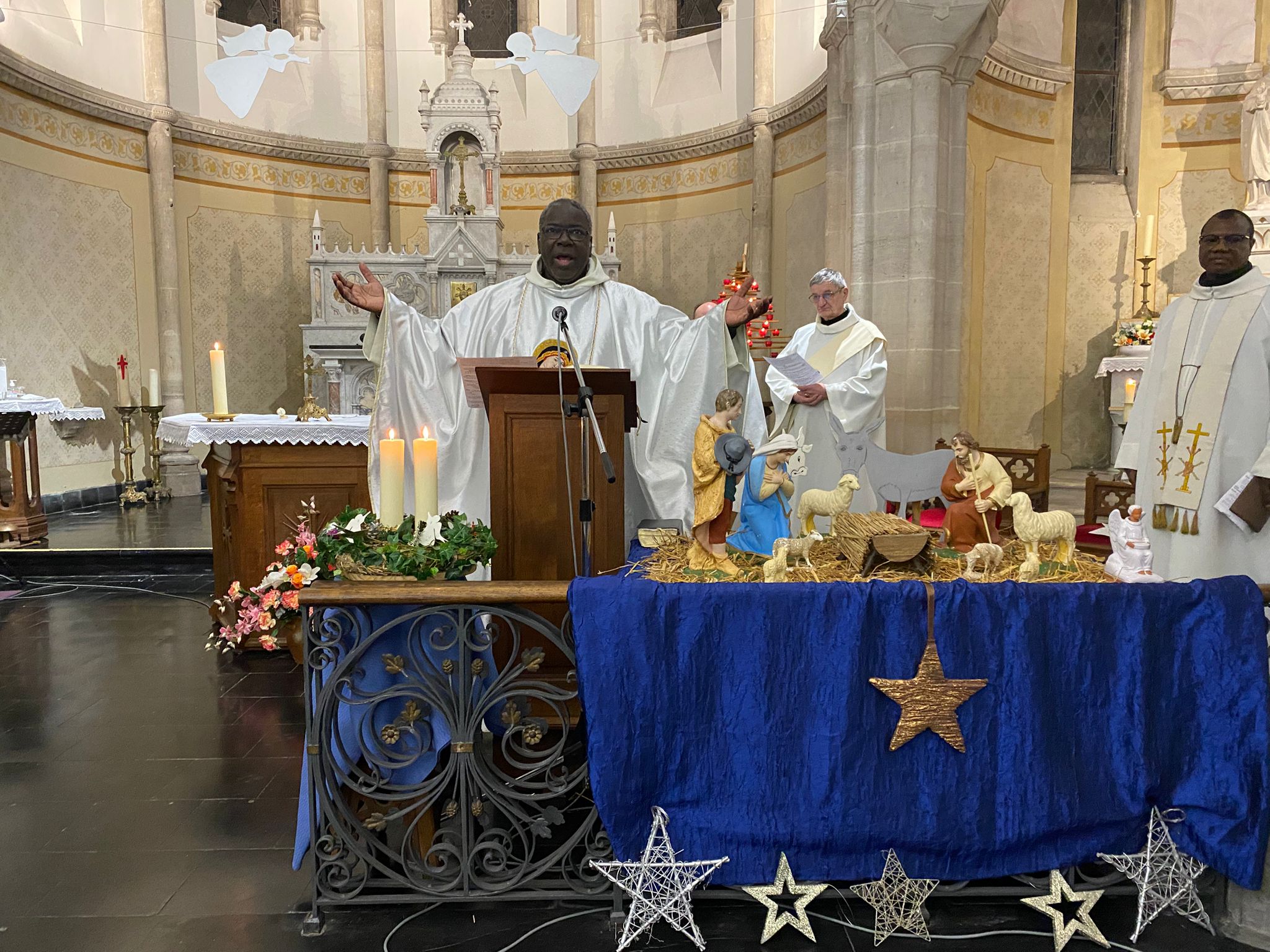 c16ba684-7617-403c-a2d9-166c1a61a522