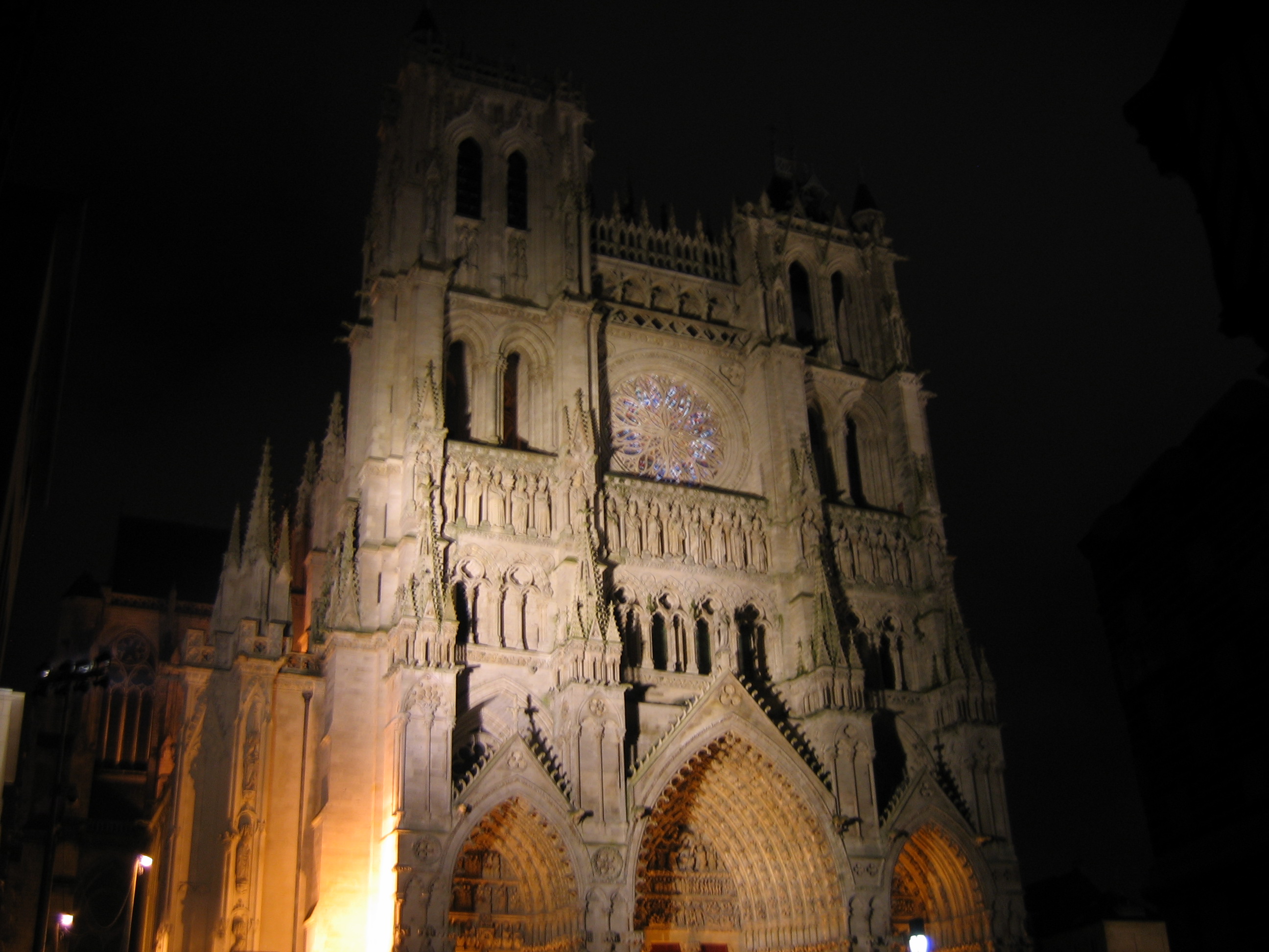 la cathédrale de nuit