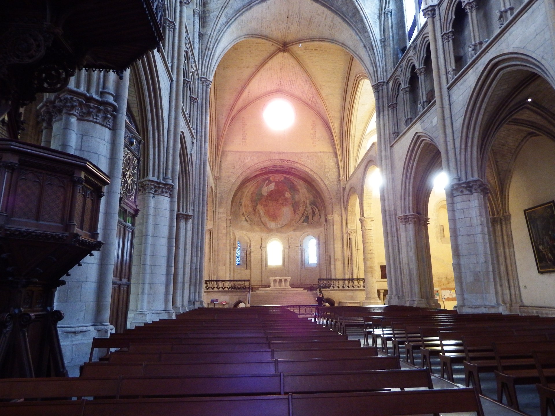 Cathédrale st Cyr et sainte Julitte à Nevers/ part