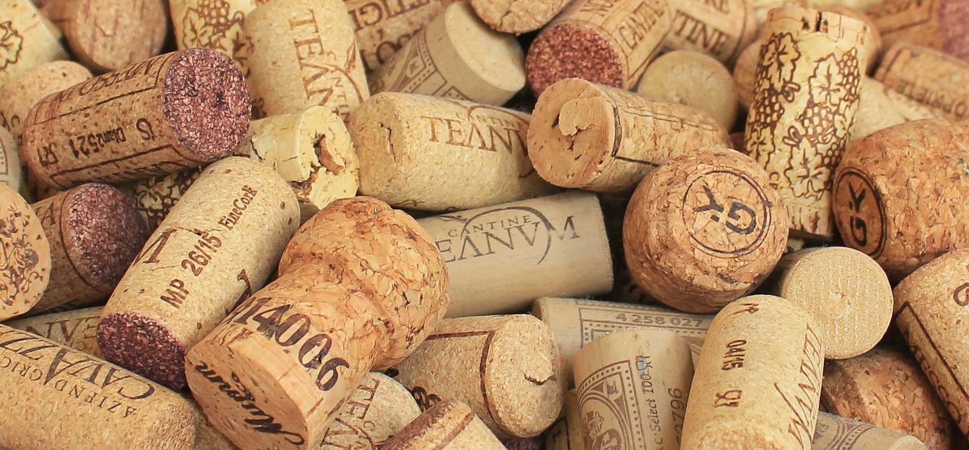 champagne-corks-g7eb7b3ddb_1920