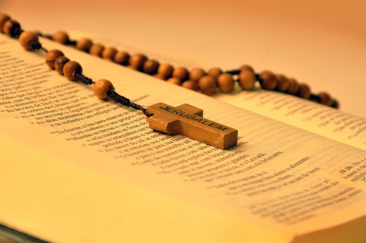 Chapelet et Bible