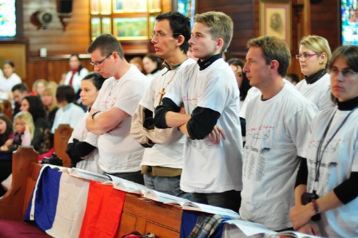 Chaque jeune se leve pour un soldat