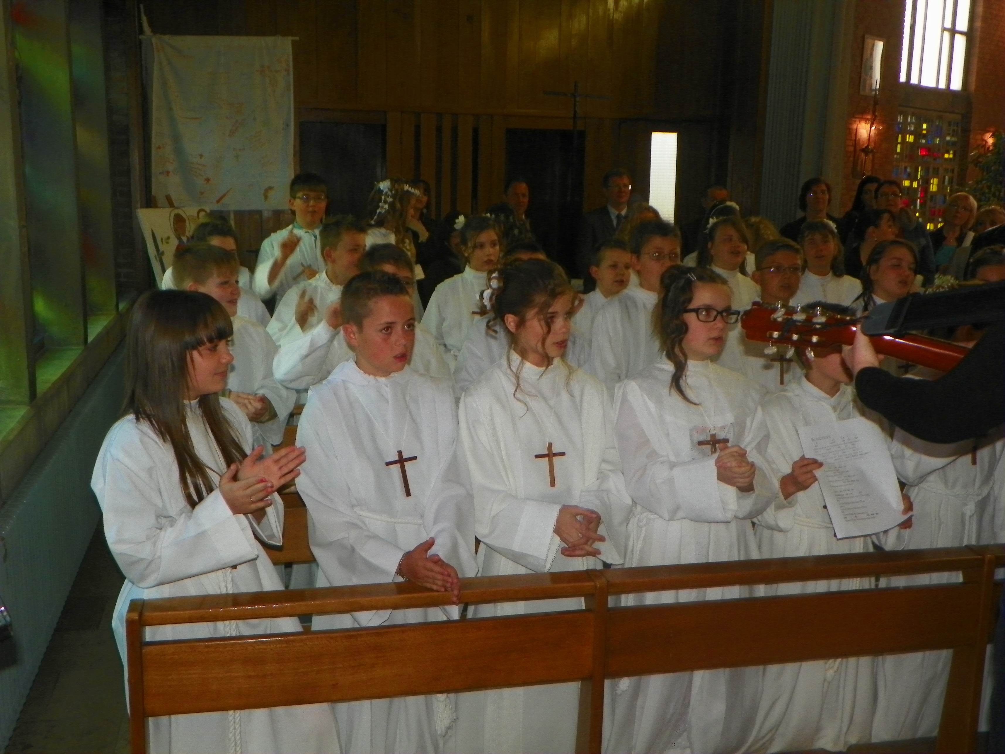 communion-Bouchain-mai2012 019