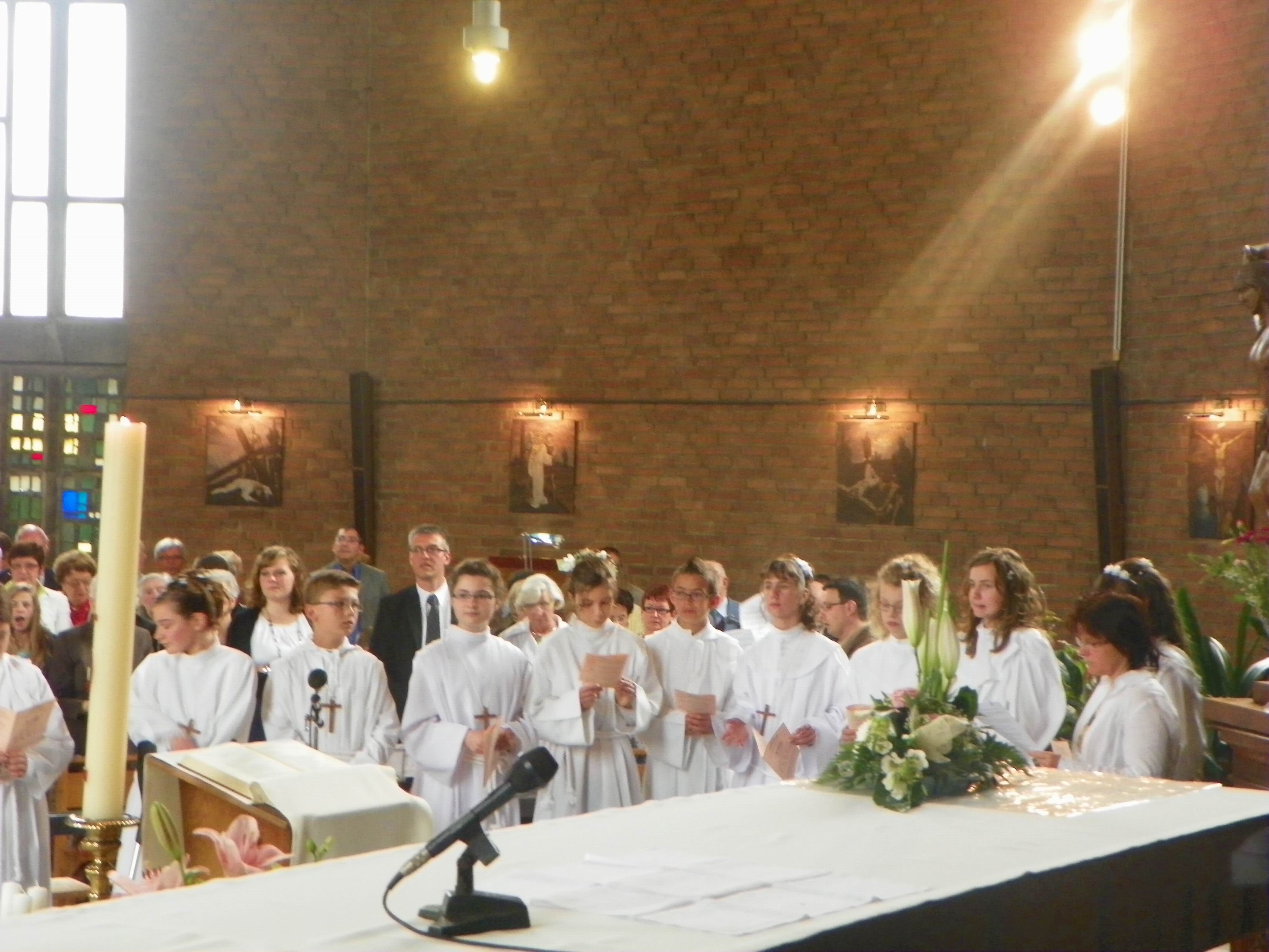 communion-Bouchain-mai2012 043