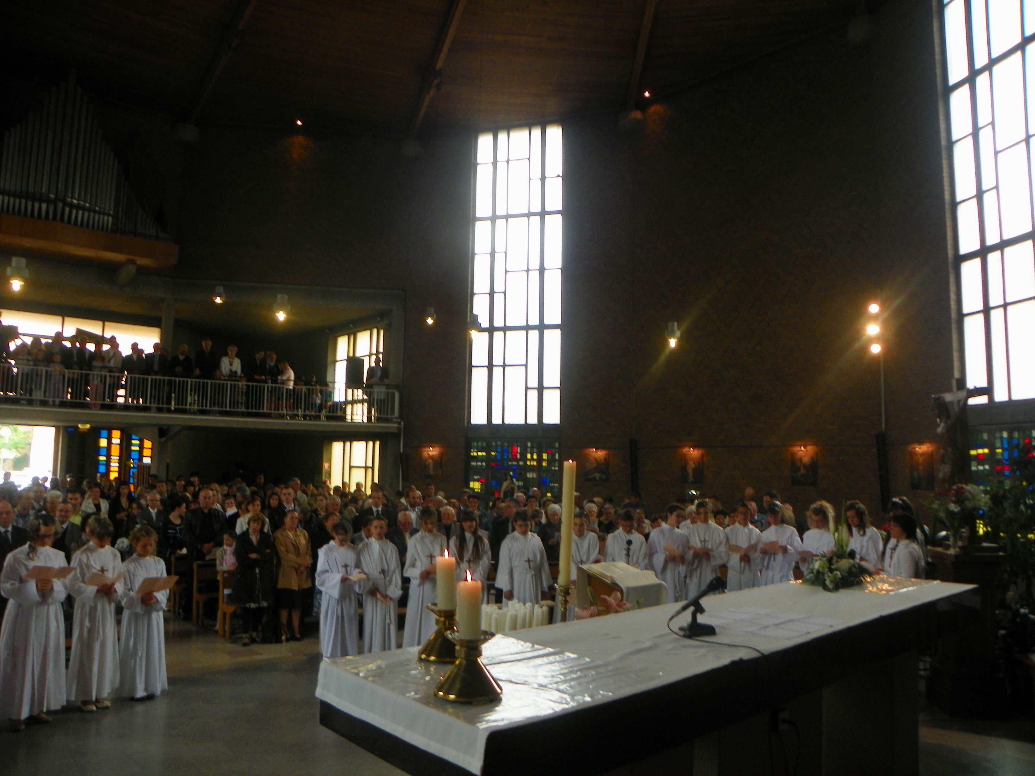 communion-Bouchain-mai2012 049