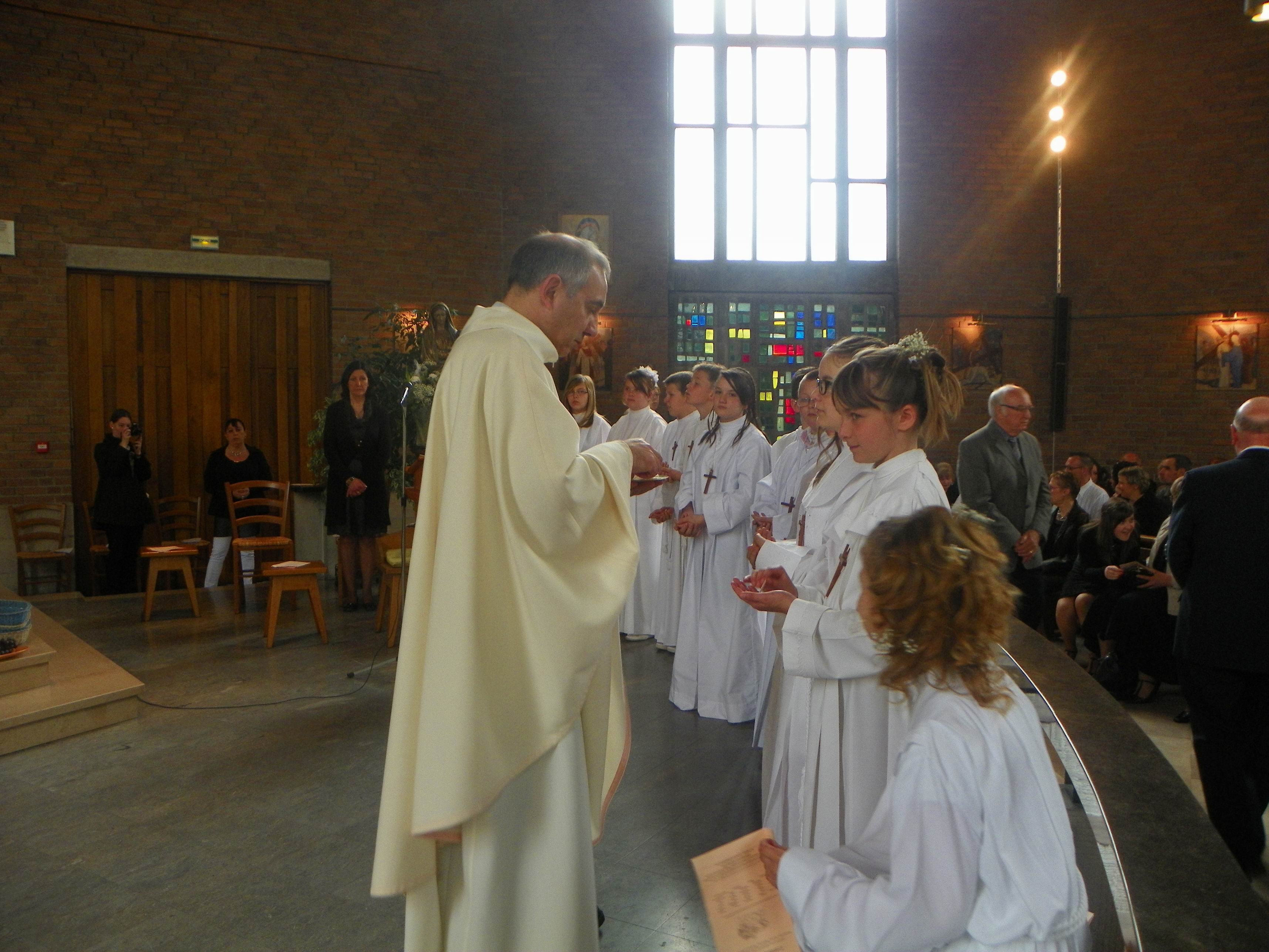 communion-Bouchain-mai2012 153