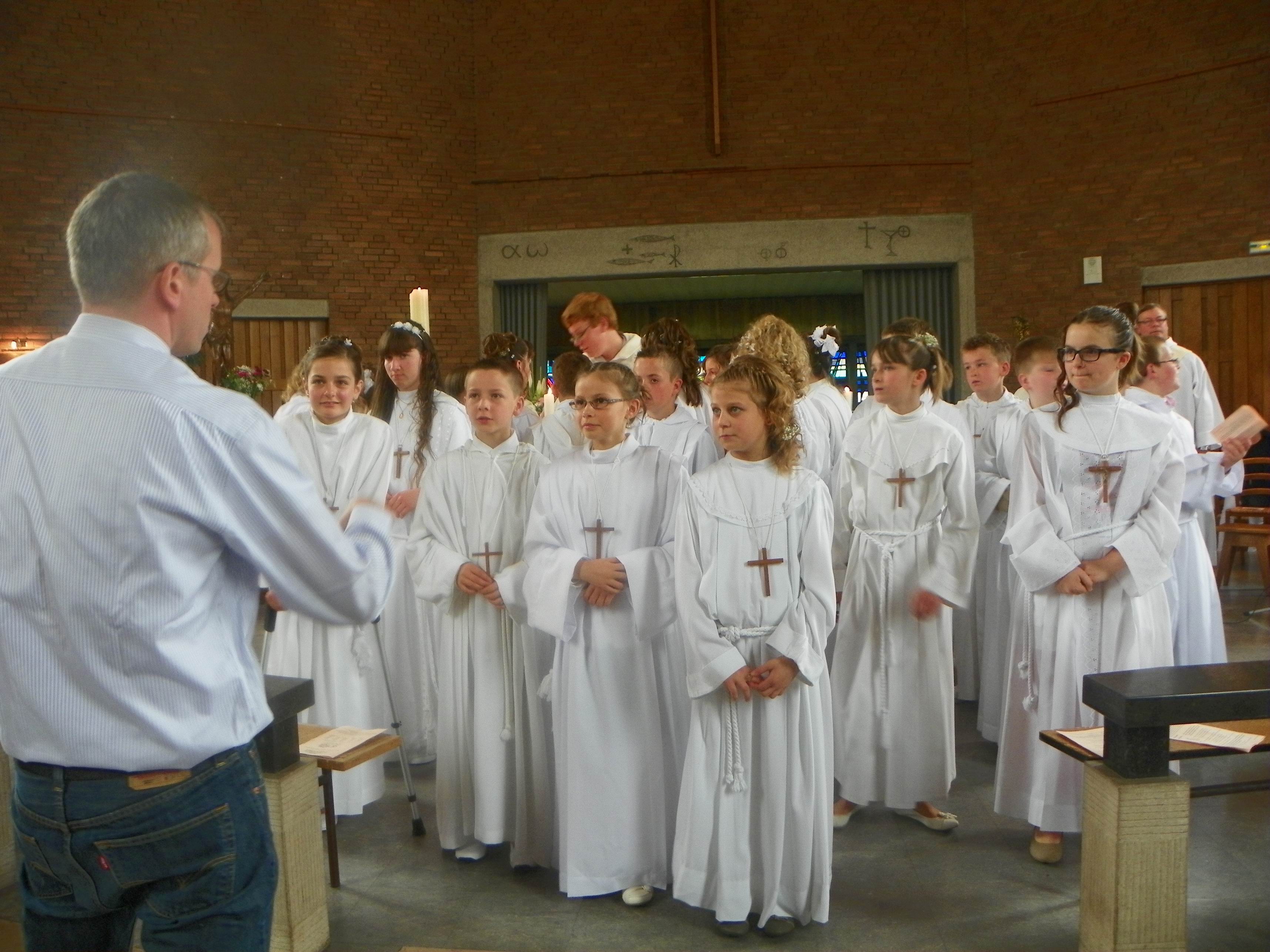 communion-Bouchain-mai2012 171