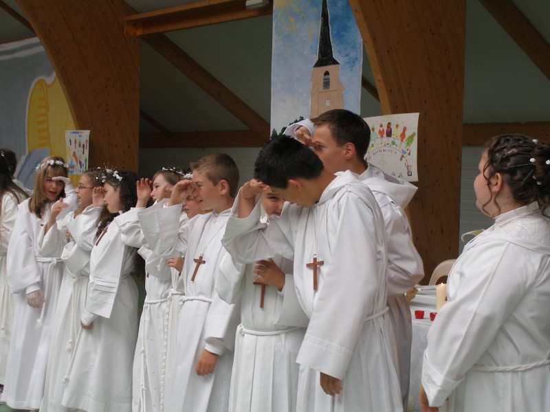 communion wallers le 18 MAI 2008 045