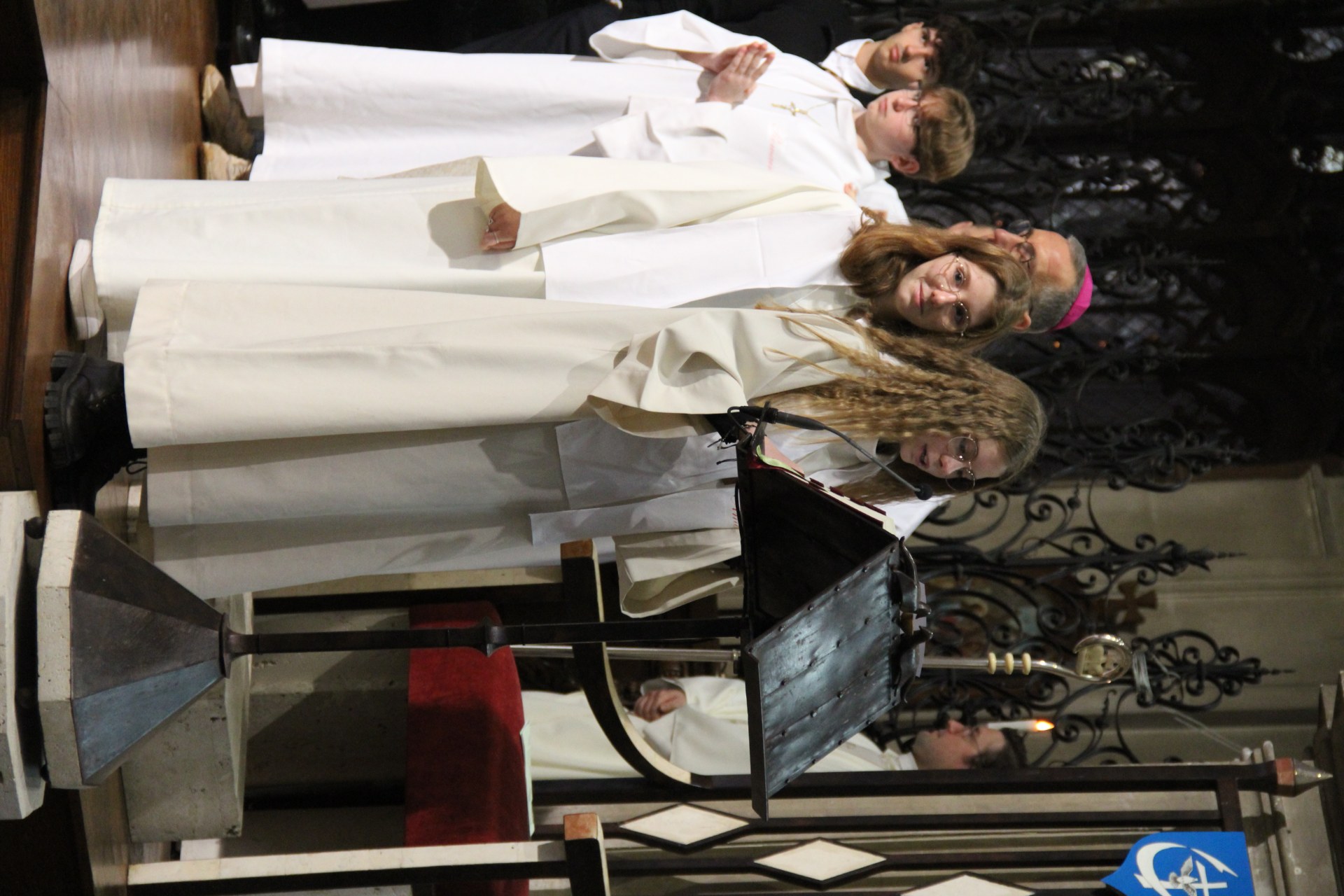 Confirmation servants autel 2022 cathédrale 29