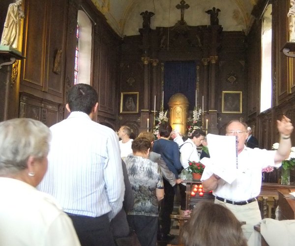Dans la chapelle