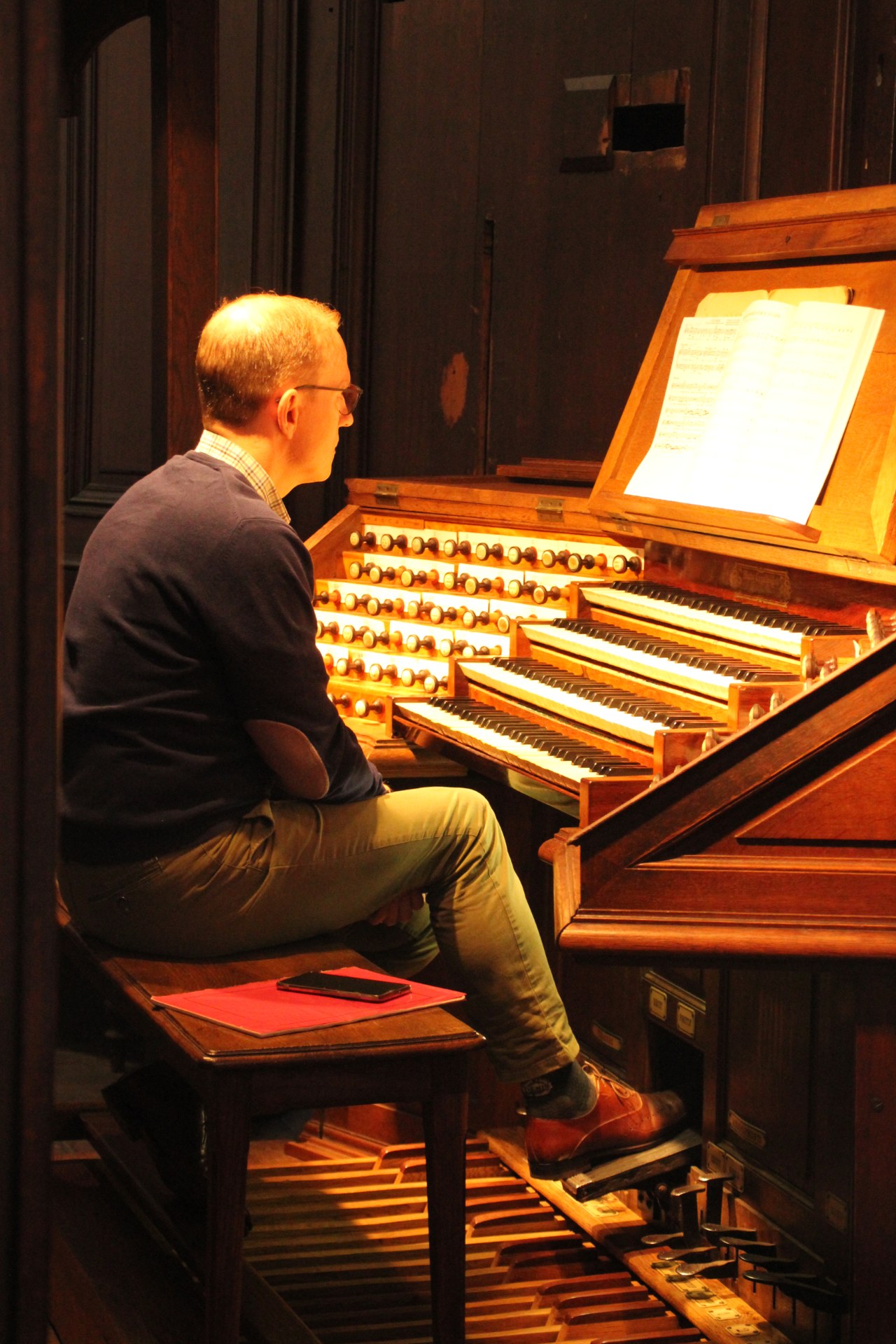 Denis Tchorek, organiste.