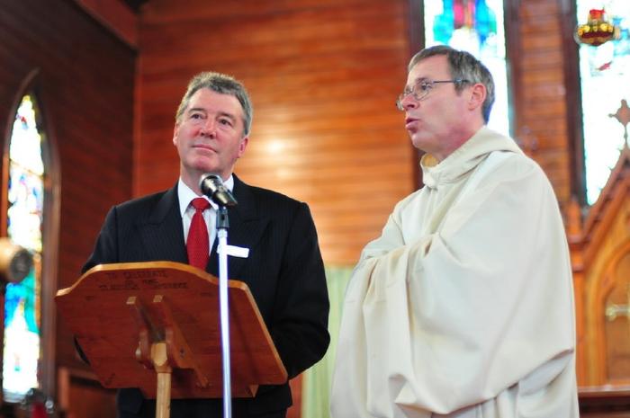 Député et le Père Yvan