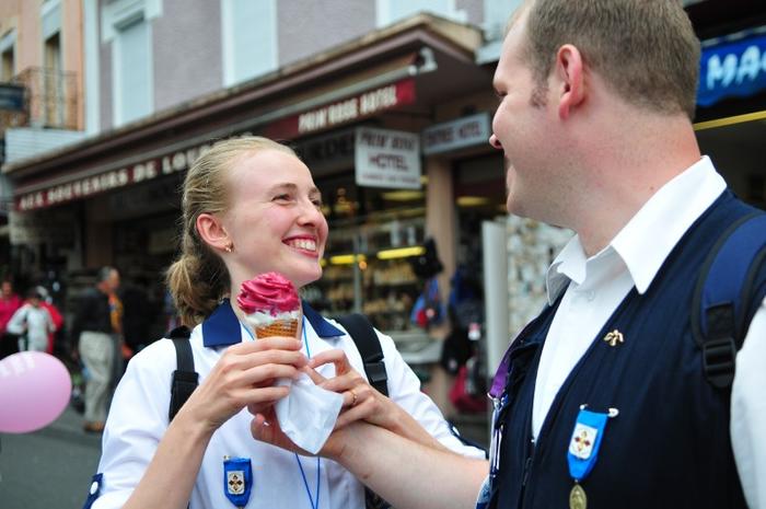 Deux Fiancés et une glace