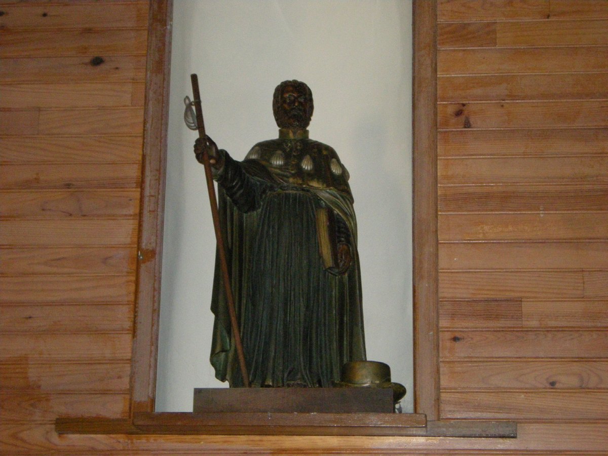 Statue de St Jacques à l'église St Jacques de Marly.