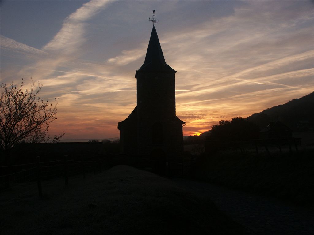 Eglise de Neuville, au matin