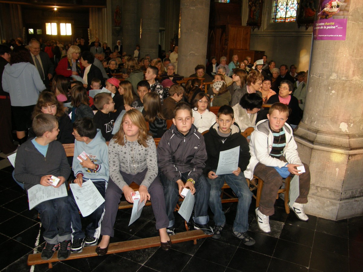 Enfants a la messe Bertry