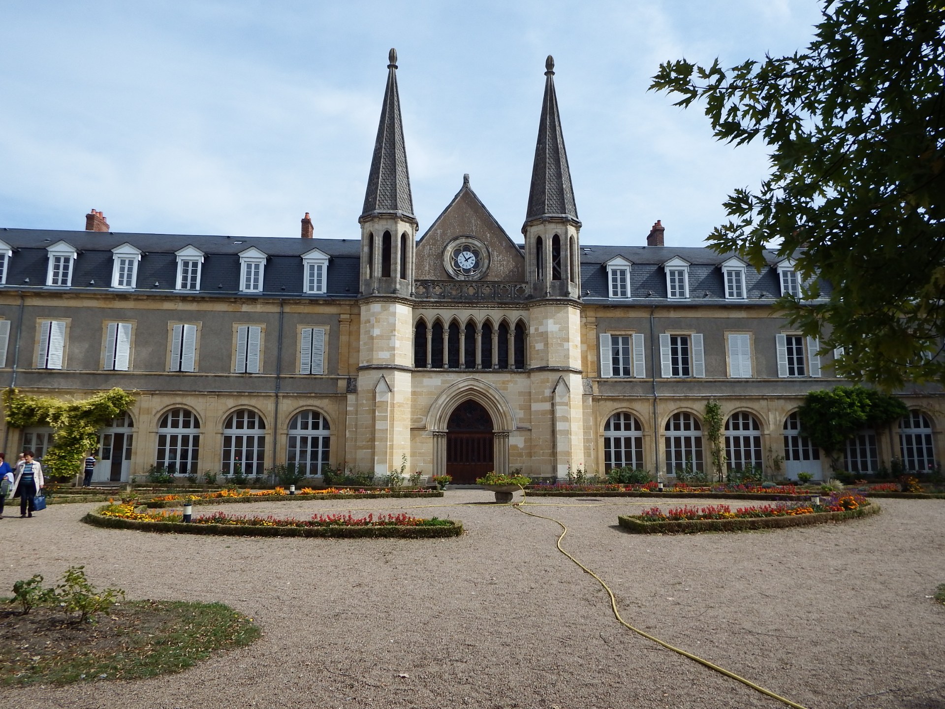 Espace Sainte Bernadette à Nevers/ vue du jardin