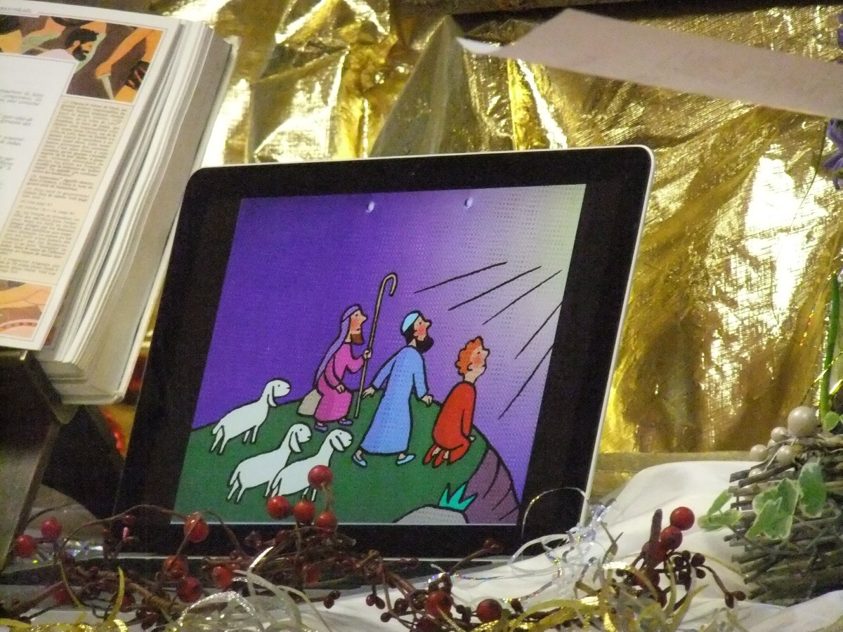 La naissance de JESUS est d'abord annoncée aux plus pauvres: les bergers. Ils apportent des cadeaux à JESUS;
