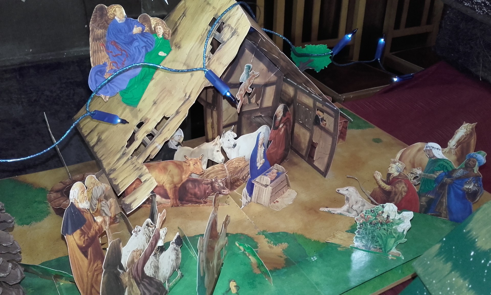 Une crèche en carton