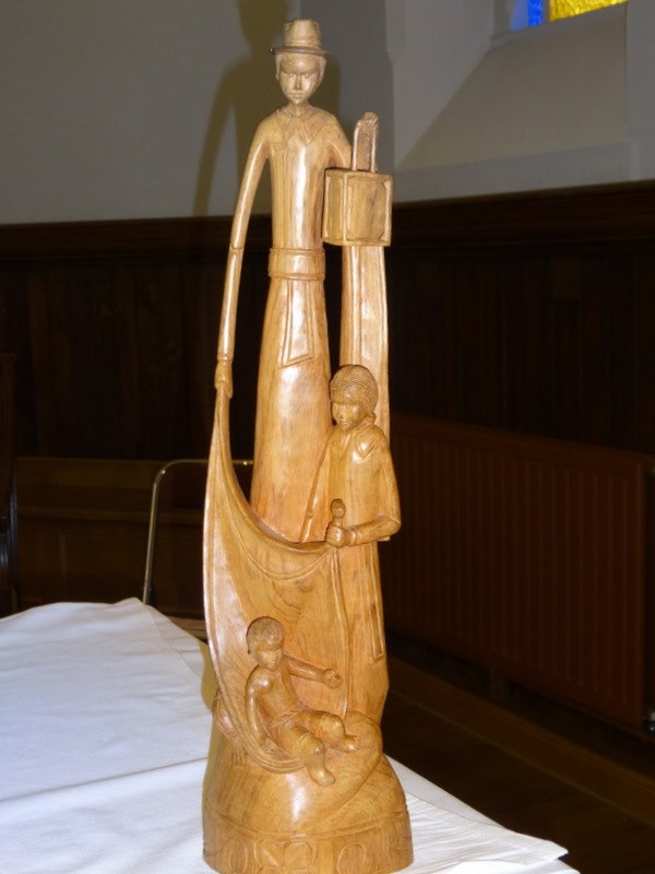 statue de St Joseph provenant de Madagascar offert par Mgr Garnier