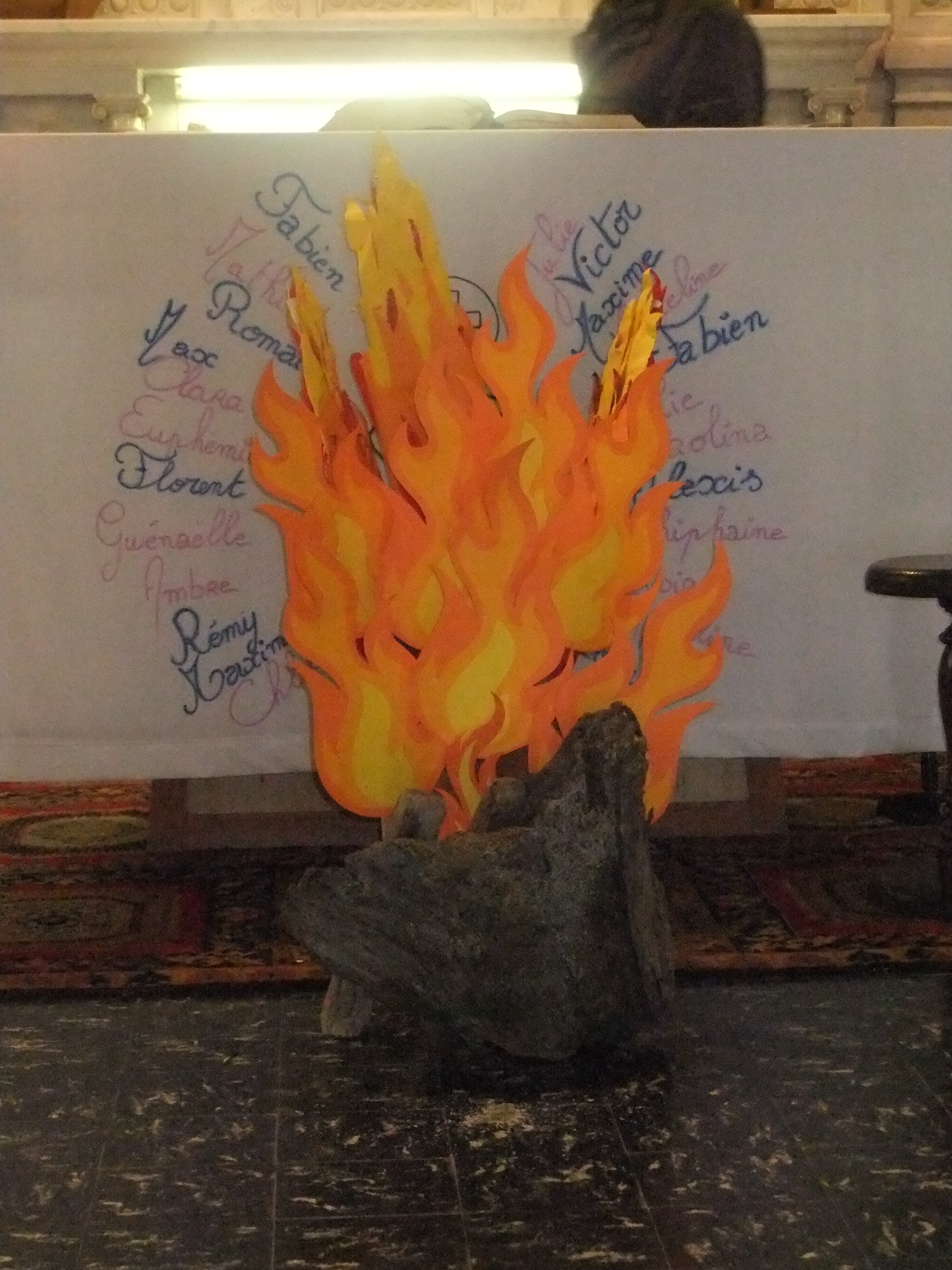 Le feu de la Pentecôte: lumière, chaleur.