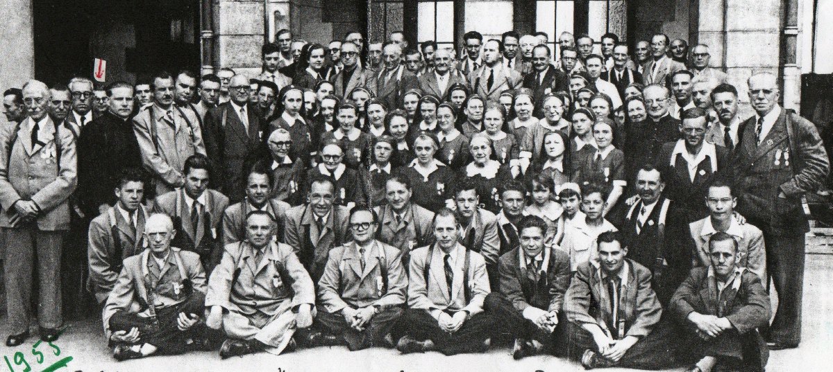 L'ensemble de l'Hospitalité à Lourdes en 1955