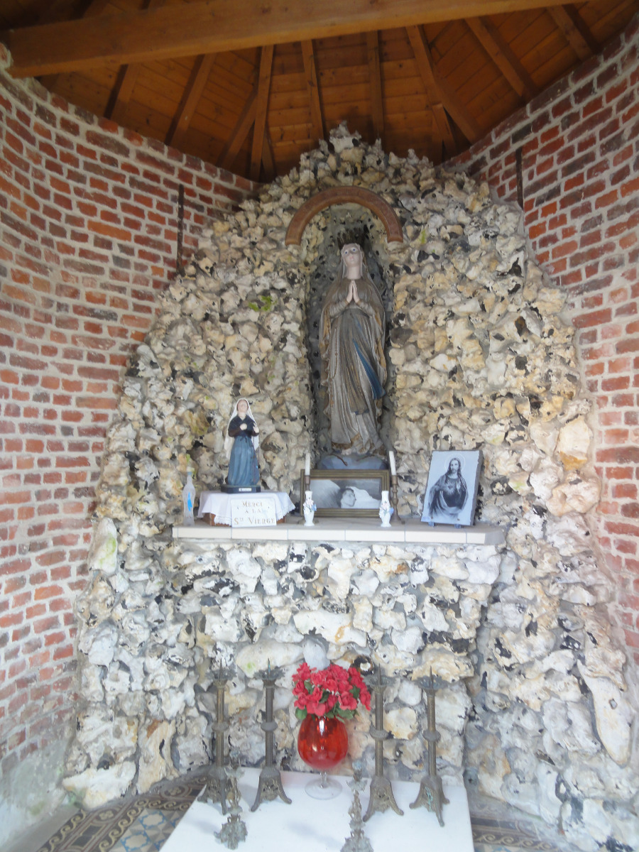 6-Interieur chapelle N D de Lourdes
