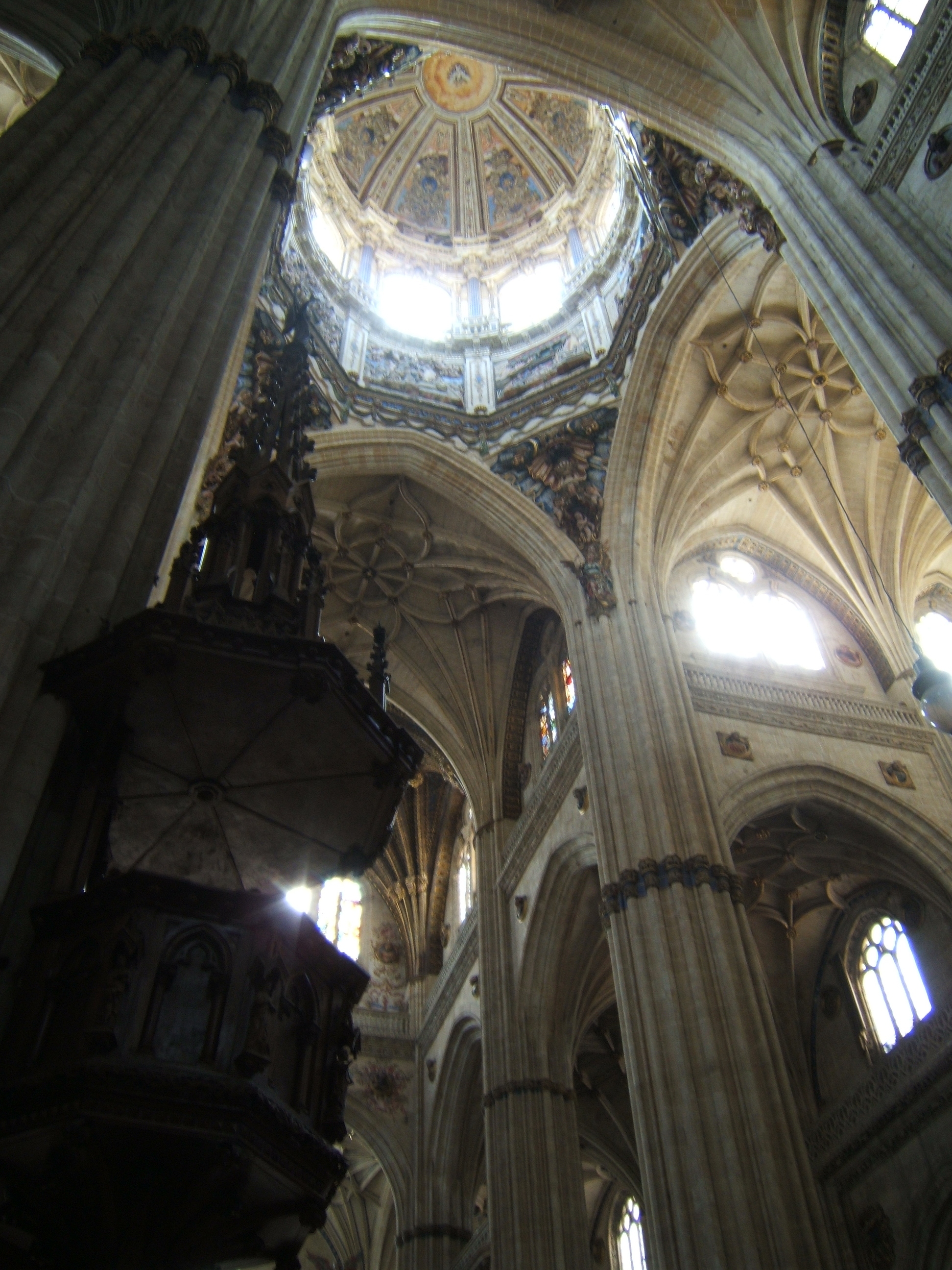 Une architecture et un décor magnifique qui nous portent déjà un peu vers le Ciel...!