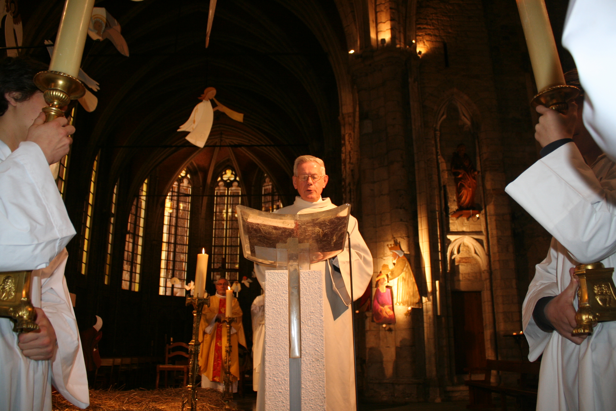 Lecture du prologue de l'évangile selon St-Jean.