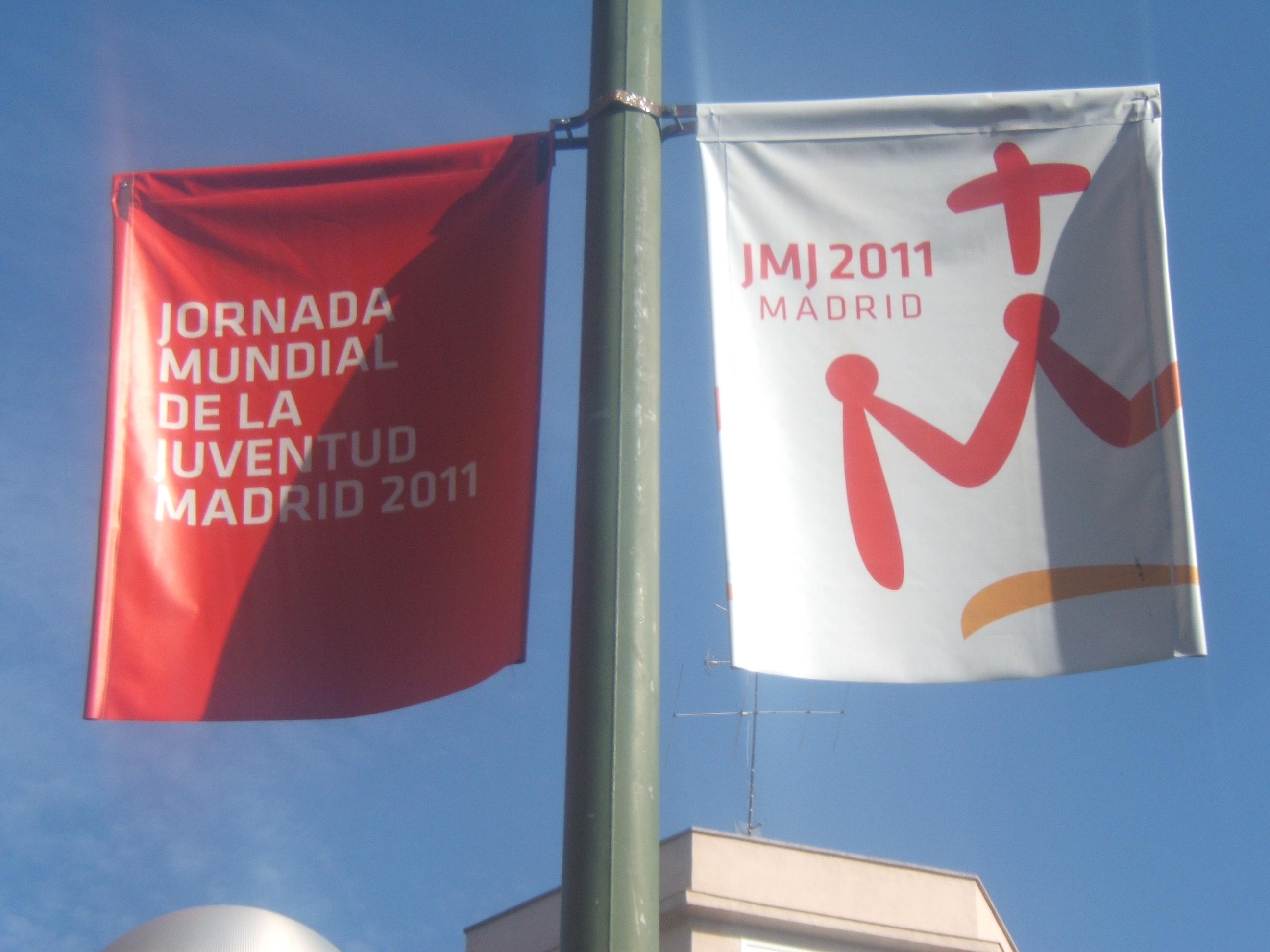 Les bannières des JMJ, partout dans Madrid!