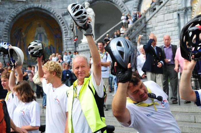 Les cyclistes arrivent