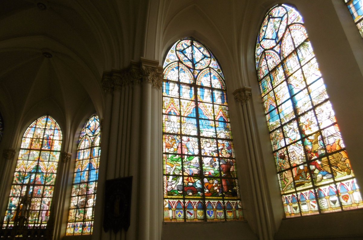 Les vitraux de l'église.