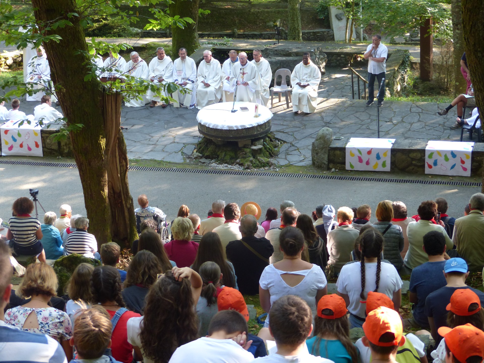 Lourdes-2018 - photos Cathedrale verdure (36)