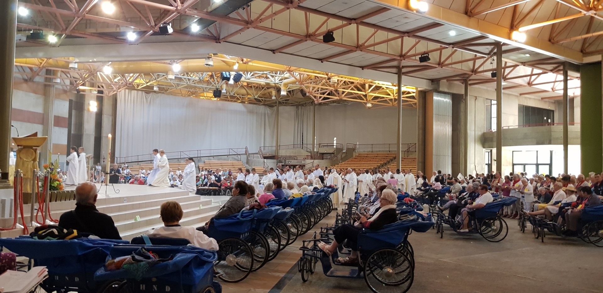 Lourdes 2018 - photos onction malades (12)