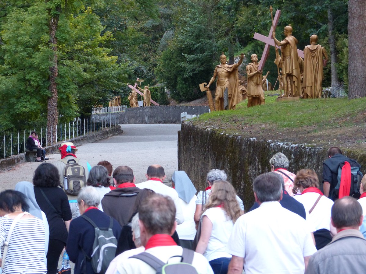 Lourdes2015_chemin-croix 3