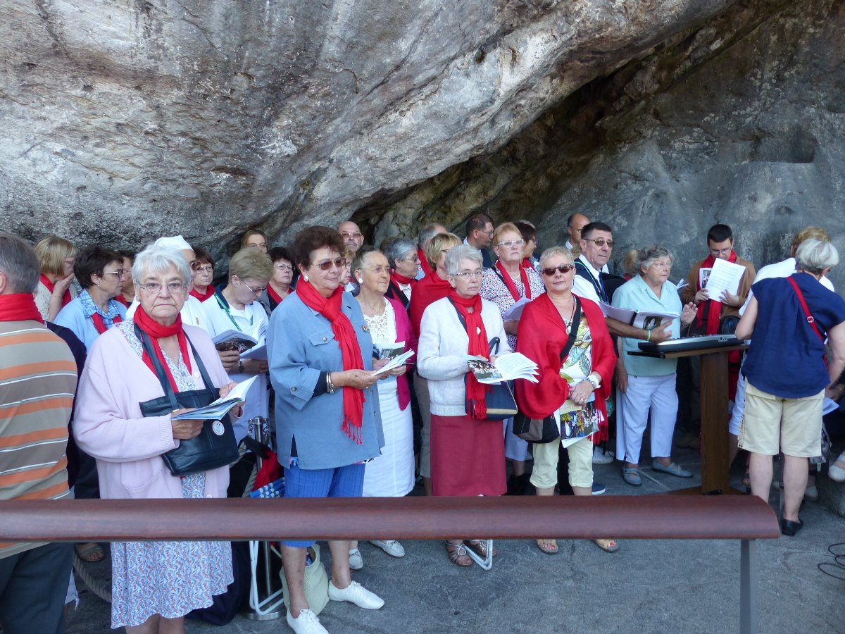 Lourdes2015_messe-grotte
