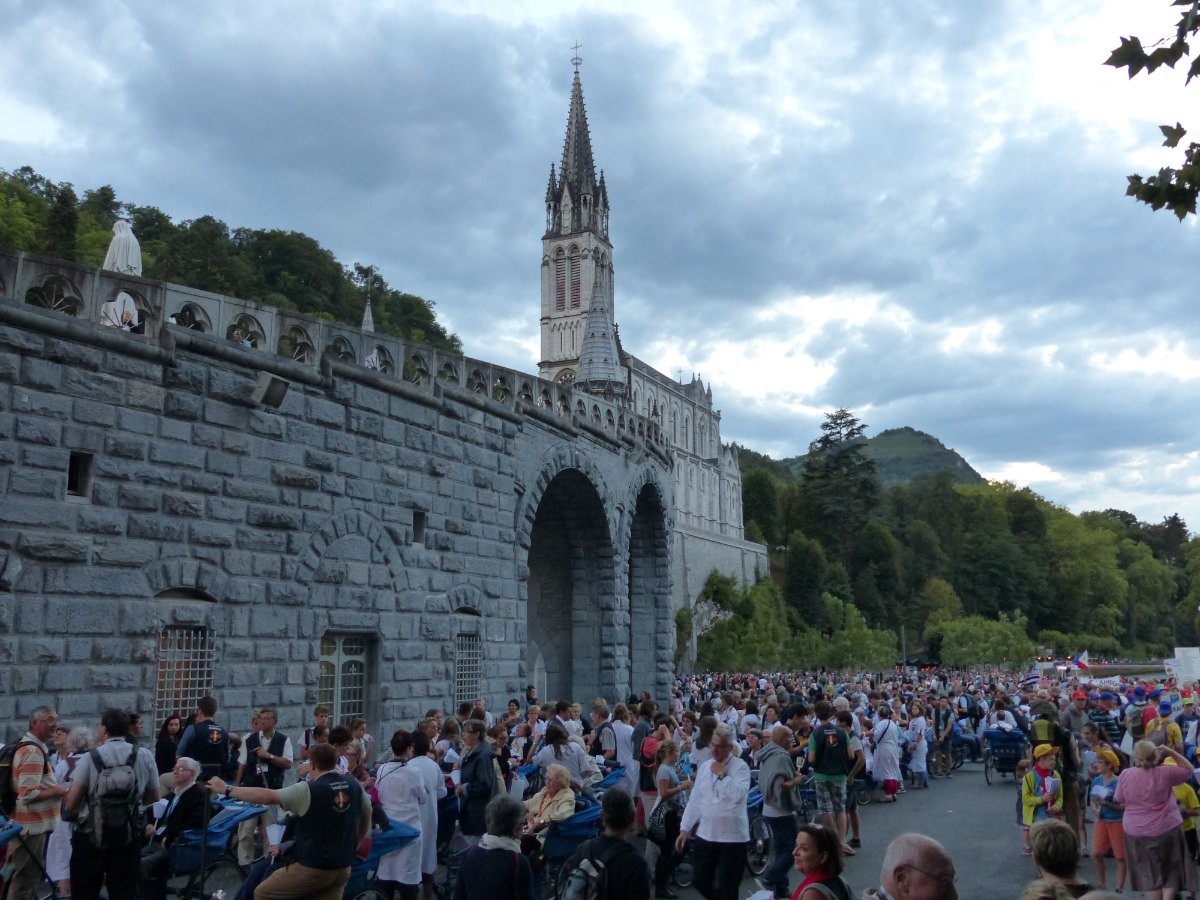 Lourdes2015_procession-mariale 10