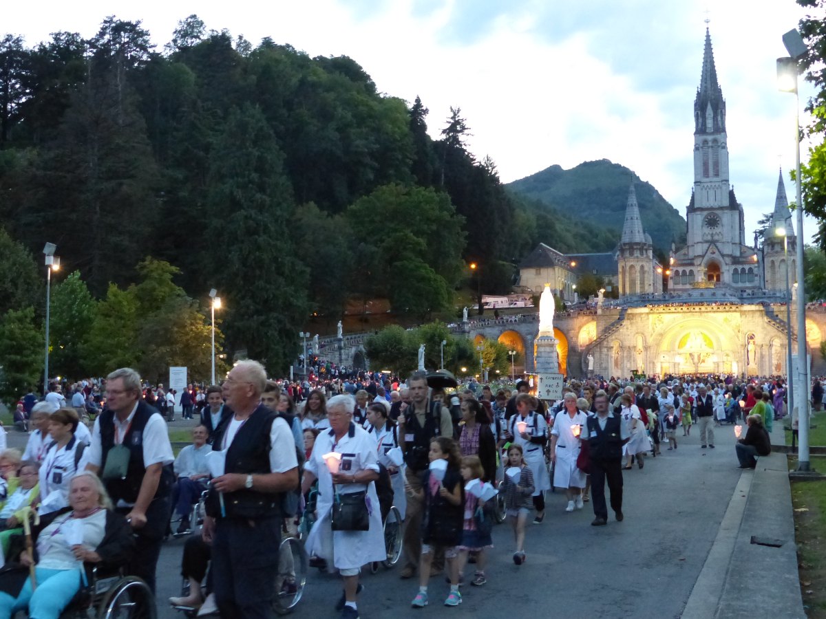 Lourdes2015_procession-mariale 19