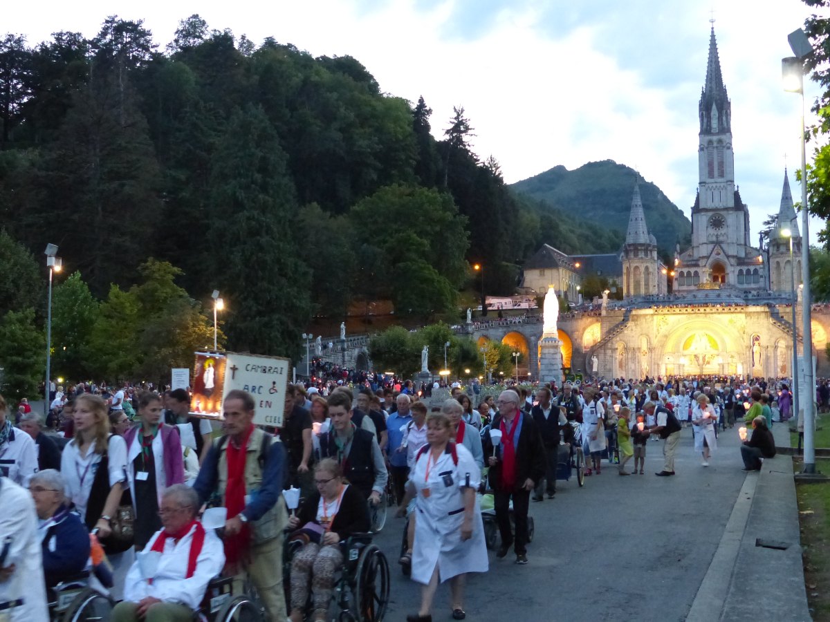 Lourdes2015_procession-mariale 20