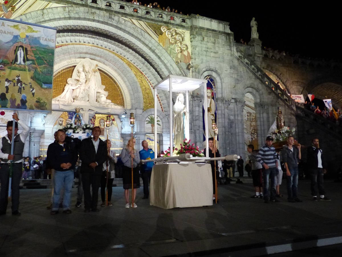 Lourdes2015_procession-mariale 32